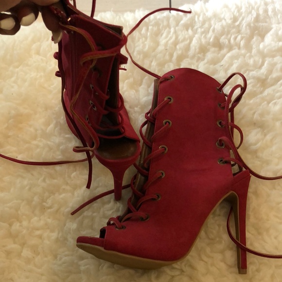 Reddish tie up lace booties - Picture 4 of 4
